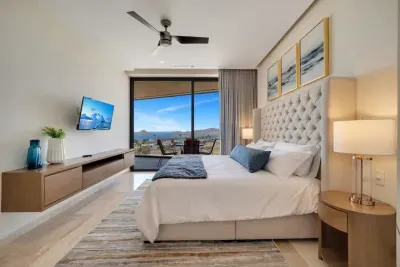 Arch views, 2 pools, 2 Jacuzzis, Gym, 3 King Beds - image 13 of 39