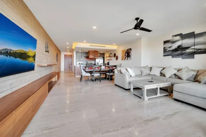 Living/Kitchen/Dining area