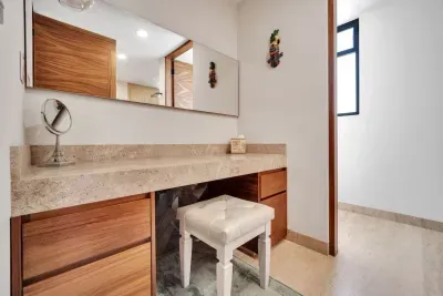 Main bathroom
