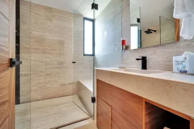 Guest shower