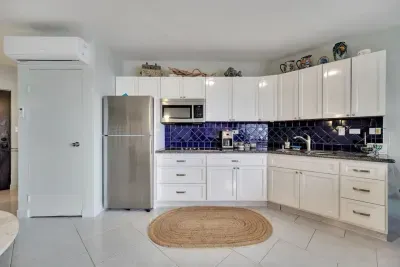 Mira Vista 8 - image 12 of 36