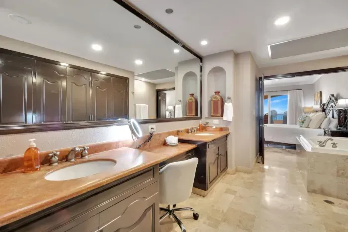 Master Bath with Jetted Tub