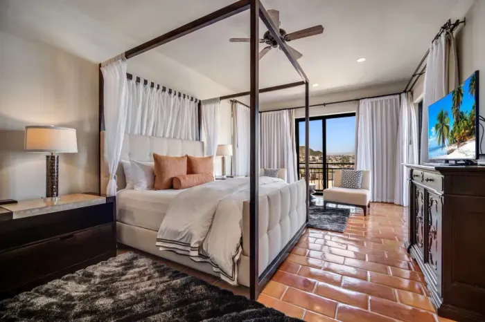 2nd Suite upper level