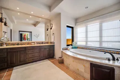 Main en-suite