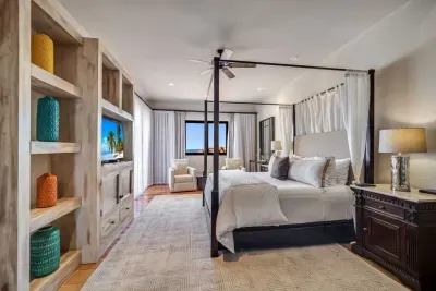 Main Suite Upper Level