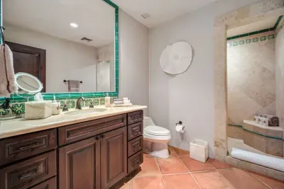 4th bathroom en-suite