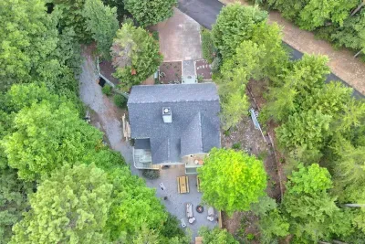 Additional driveway on the side of house for extra parking.