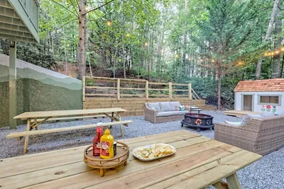 There's plenty of room for everyone at the picnic tables.