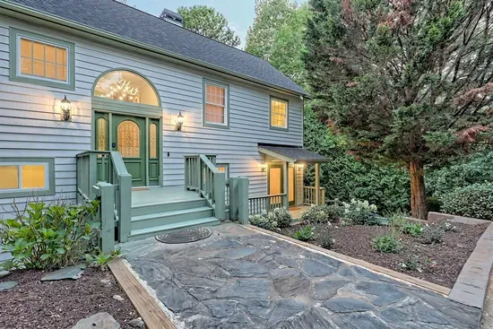 Welcome to Helen Waldhaus. We're part of Freedom Finder Vacation Rentals.