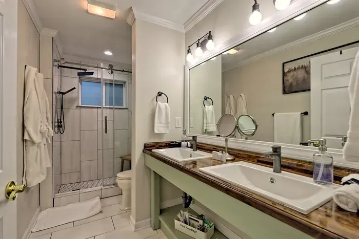 Second primary bathroom