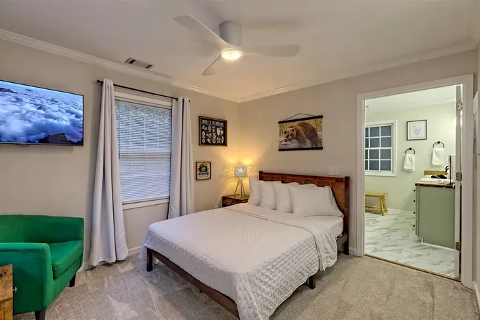 Jack & Jill bath attached