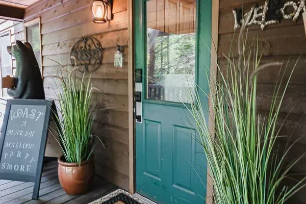 A simple, clear arrival — no confusing check-in.