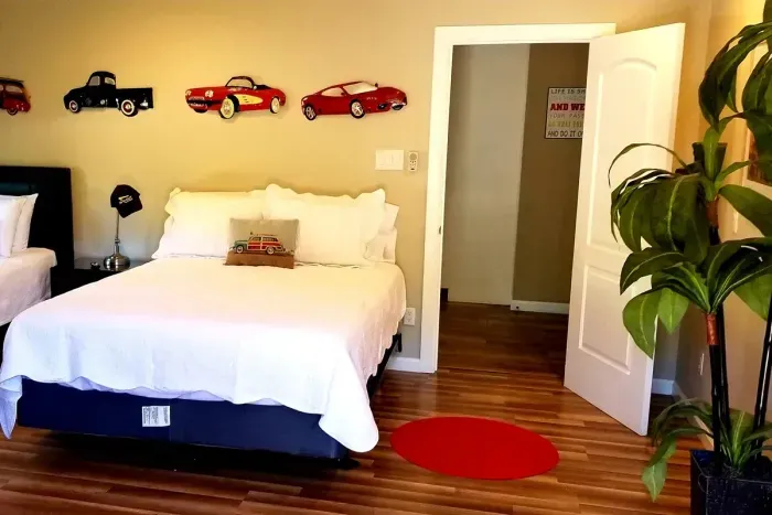 Bedroom 2 - Queen & TwinXL