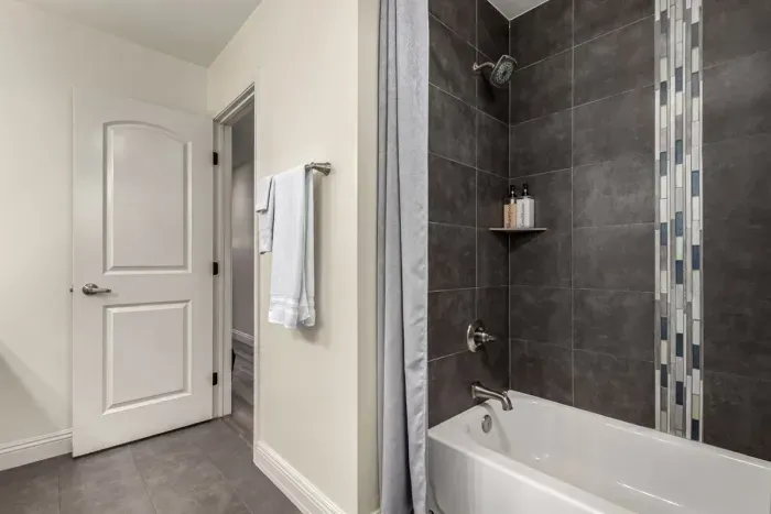 Hallway full bathroom