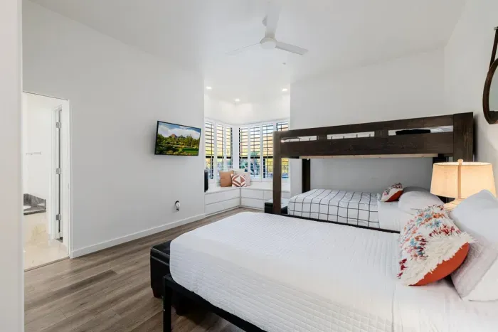 Bedroom 3 - 2 XL Twins & 1 Full