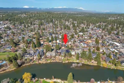 Insane location - walk everywhere!