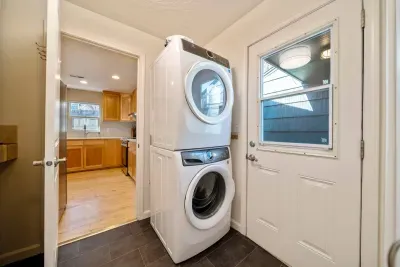 Brand new washer and dryer free for guest use. Laundry detergent and dryers sheets available to use as well.