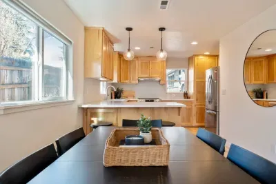 Columbia House - image 10 of 33