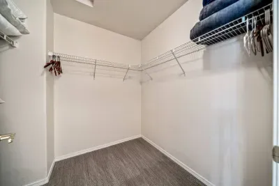 Primary suite walk in closet