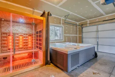 Sauna/hot tub/cold plunge