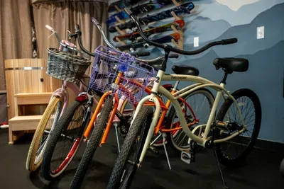 Guest cruiser bikes, gear storage, and sauna for an adventure-ready stay