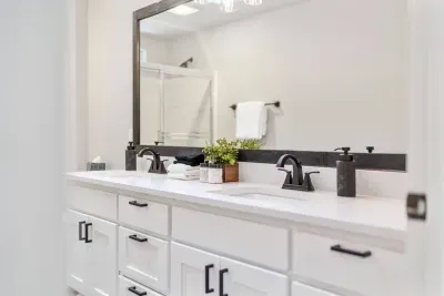 This is the second full bath with tub/shower combo. This room is located in the hallway between the living areas and bedrooms. We provide towels, soaps, hair dryer, and paper goods.