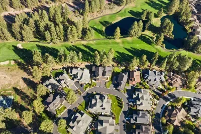 Modern mountain style home in a very quiet private neighborhood walkable to resort, golfing, and hiking trails that connect to Deschutes River