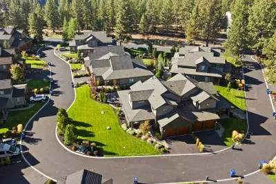 Modern mountain style home in a very quiet private neighborhood walkable to resort, golfing, and hiking trails that connect to Deschutes River