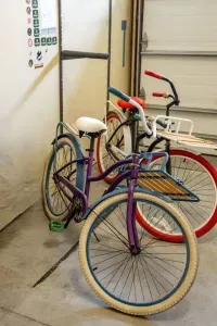 Two cruiser bikes for guest use (bring a helmet! :)