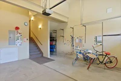 Private 2 car garage for guest use along with 2 cruiser bikes (bring helmets:)