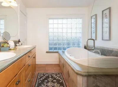 Primary bathroom (accessible from main hallway and primary room)