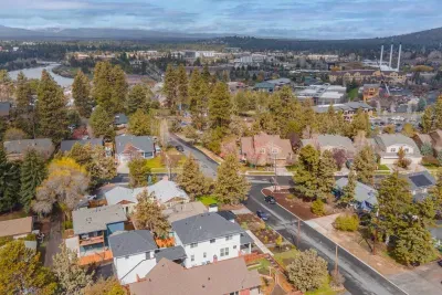 Peaceful tree-lined neighborhood close to town and scenic surroundings