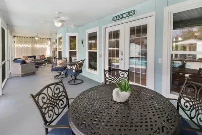 Screened-in porch