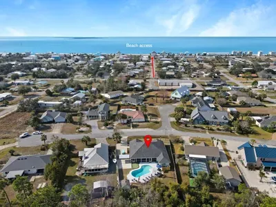 3 blocks to beach