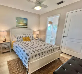 Bedroom 2 - queen
