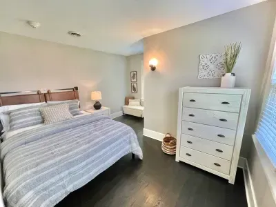 Bedroom 2, 1 Queen