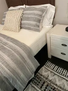 Bedroom 2, 1 Queen
