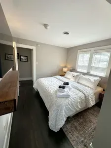Primary Bedroom, 1 King