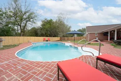 Private pool