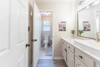 Jack and jill bathroom