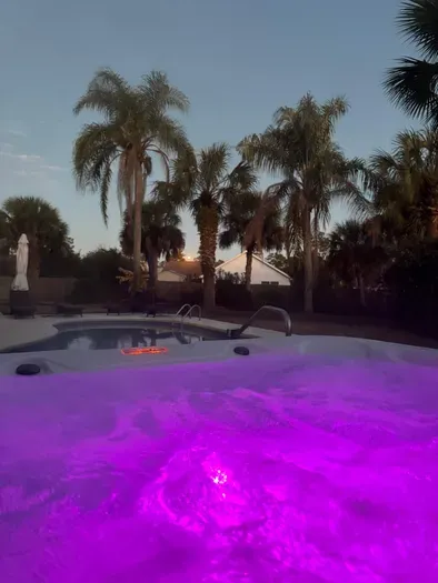 Hot Tub for 7 people 