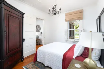 Secret Garden Cottage - image 17 of 50