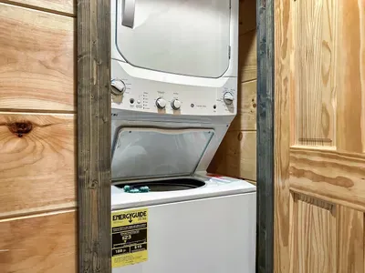 Washer/dryer on first floor