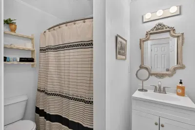 Full Bathroom Uptairs