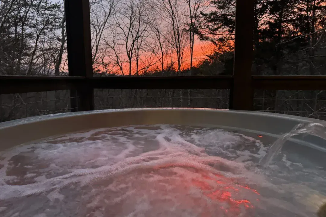 hazy-hot-tub-pink-night-shot-1140x760