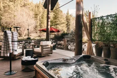 03 - Outdoors - Hot Tub 02