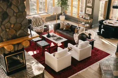 08 - Living Room 03