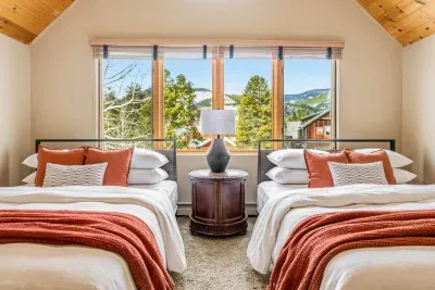 Double Queen Bedroom Closeup.jpg