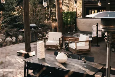 27 - Outdoors - Deck 01