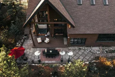 32 - Outdoors - Aerial Patio 03